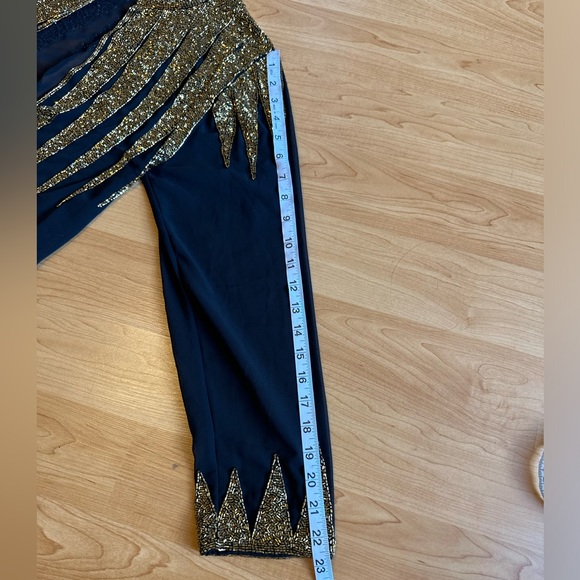 Heavily embellished and embroidered black open abaya one piece size large ✨ - Picture 12 of 16